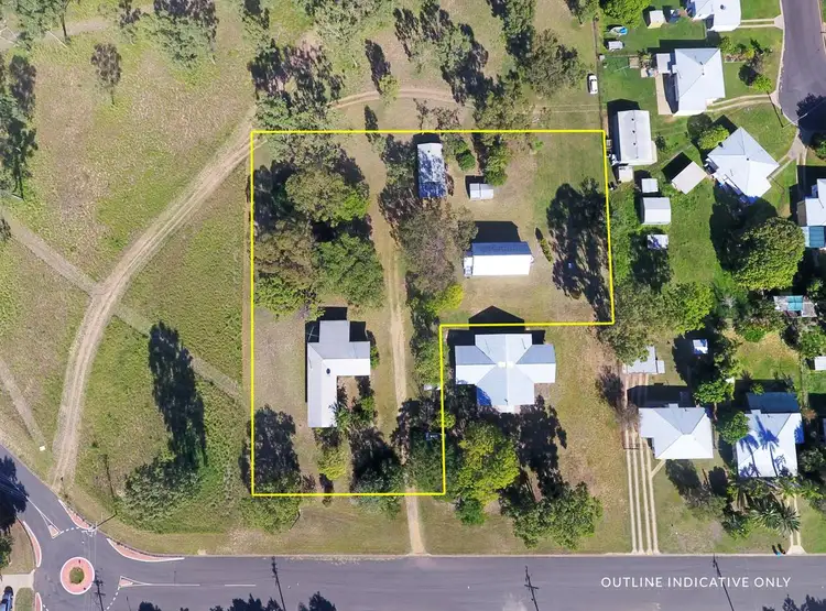 7 Davey Street, Moura QLD 4718