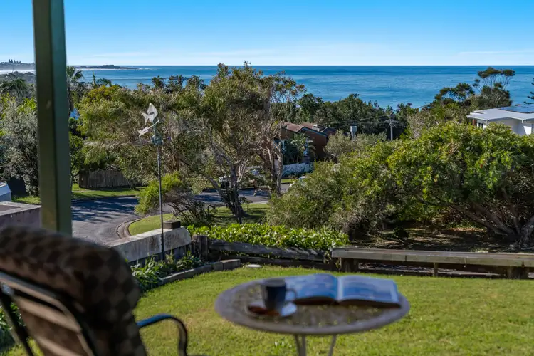 8 Pacific Street, Angourie NSW 2464
