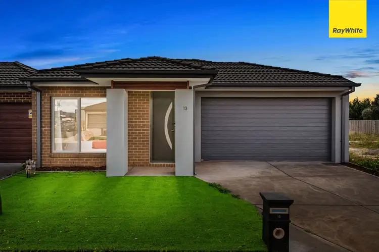 13 Boston Avenue, Thornhill Park VIC 3335
