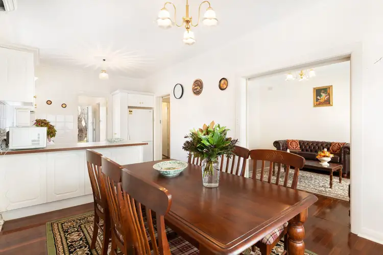 25 Melrose Avenue, Clearview SA 5085