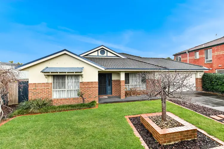 5 Aitken Court, Berwick VIC 3806
