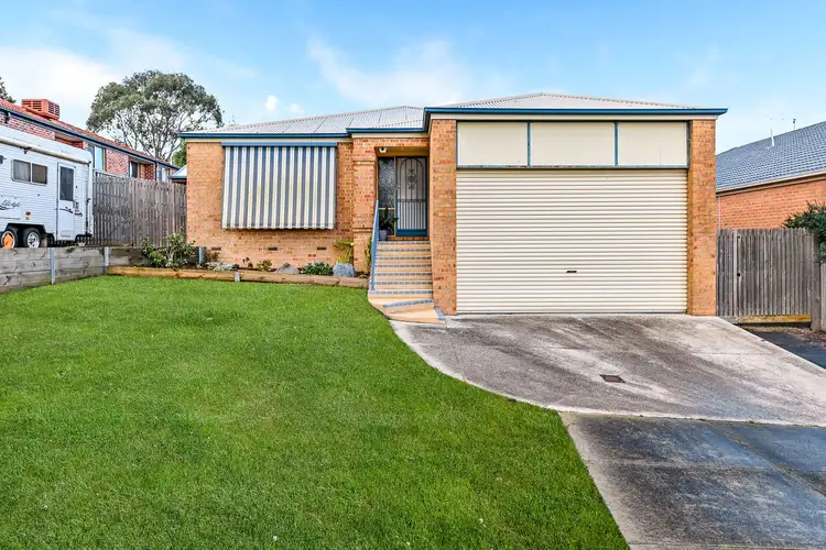 18 Mornington Grove, Berwick VIC 3806