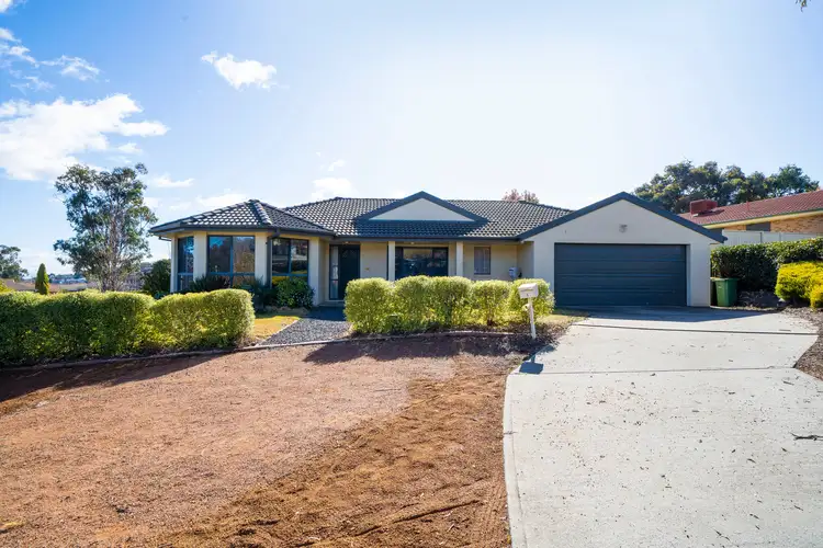 1 Stringybark Drive, Jerrabomberra NSW 2619