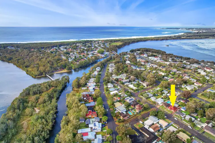 Second view of Homely house listing, 24 Tenth Avenue, Budgewoi NSW 2262