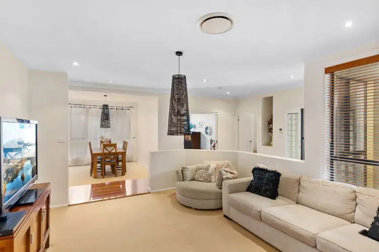Fifth view of Homely house listing, 8 Dombarton Place, Horsley NSW 2530