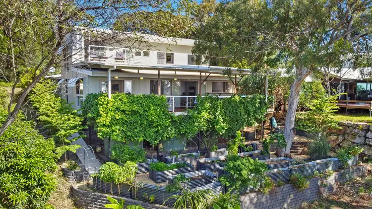 93 Tramican Street, Point Lookout QLD 4183