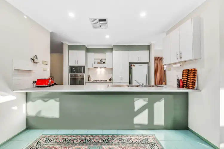 14B Tenandra Court, Berwick VIC 3806