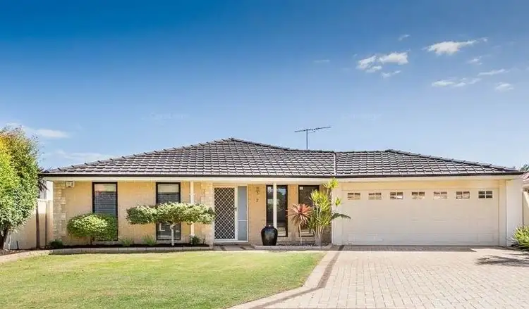 7 Jenniphur Court, Atwell WA 6164