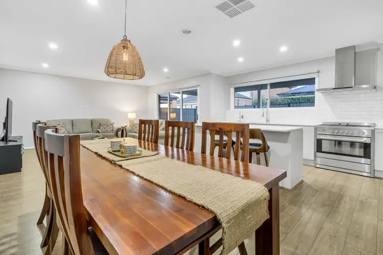 Seventh view of Homely house listing, 18 Highpark Circuit, Craigieburn VIC 3064