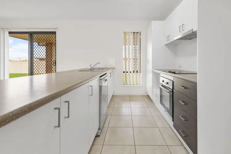 Sixth view of Homely house listing, 9 Scenic Drive, Emerald QLD 4720