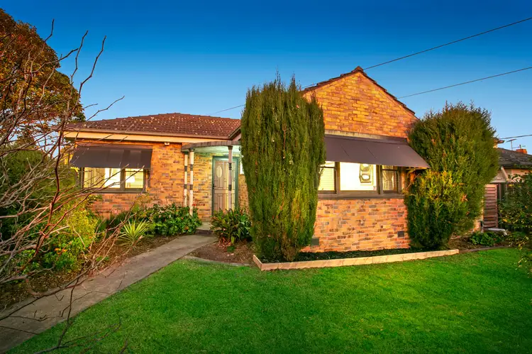 10 Kinsale Street, Reservoir VIC 3073