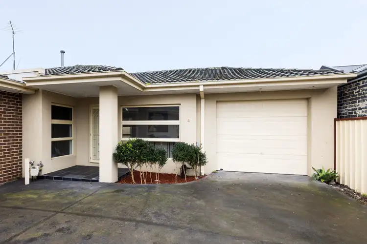 4/30 Gladstone Parade, Glenroy VIC 3046