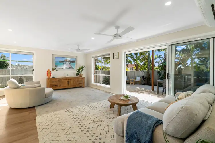 2 Zinnea Street, Elanora QLD 4221