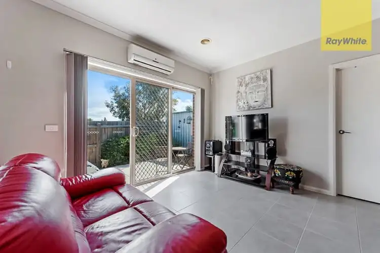 Third view of Homely house listing, 2/7 Ravenwoods Way, Craigieburn VIC 3064