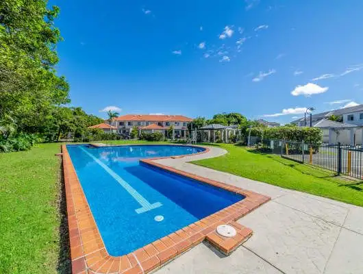 11/1 Bronberg Court, Southport QLD 4215