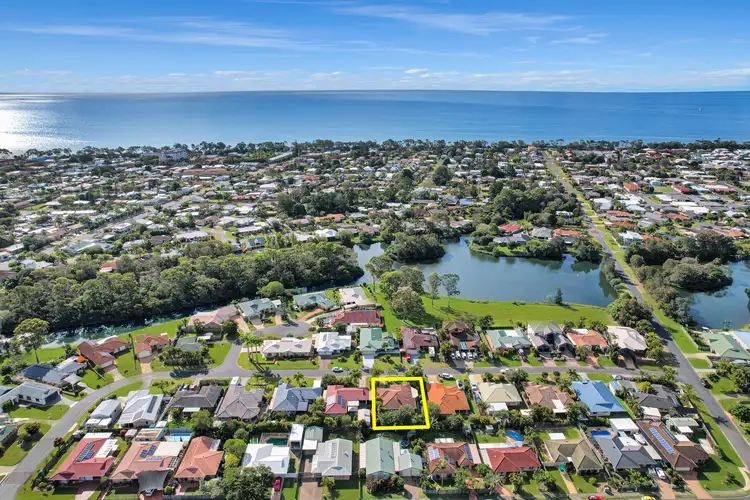 17 Lester Crescent, Torquay QLD 4655