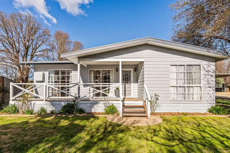 1 Cullavin Street, Gunning NSW 2581