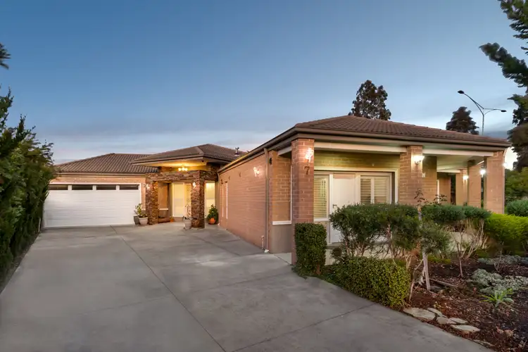 7 John Robert Place, Taylors Hill VIC 3037