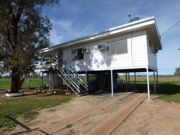 69 Railway Street, Dirranbandi QLD 4486