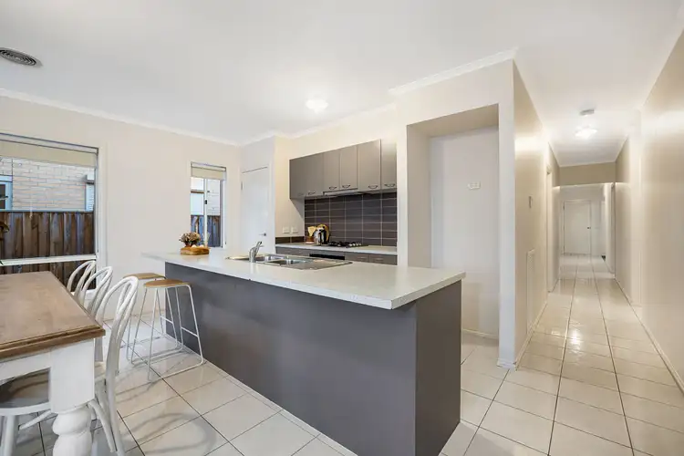 Fifth view of Homely house listing, 8 Cranbrook Circuit, Officer VIC 3809