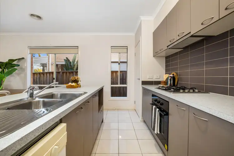 Sixth view of Homely house listing, 8 Cranbrook Circuit, Officer VIC 3809