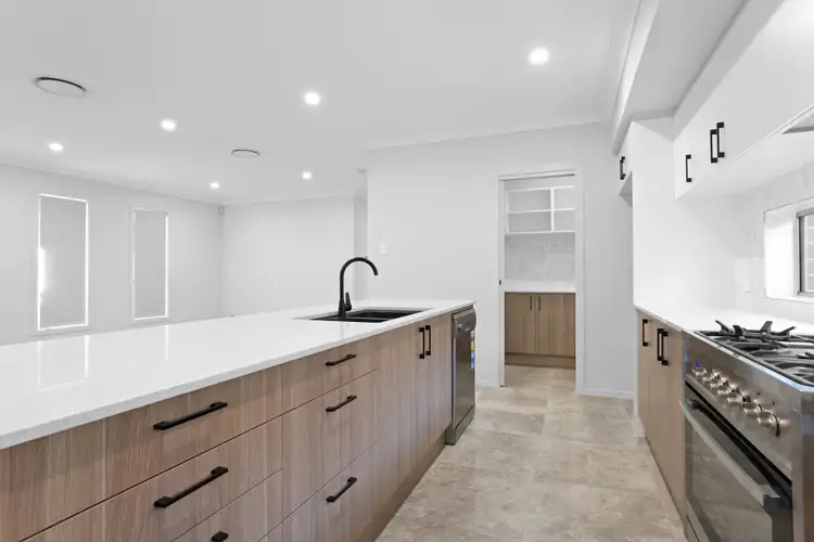 34 Waterfall Crescent, Cranebrook NSW 2749
