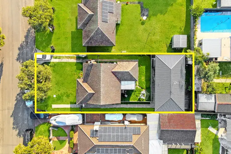 9 Iris Avenue, Riverwood NSW 2210