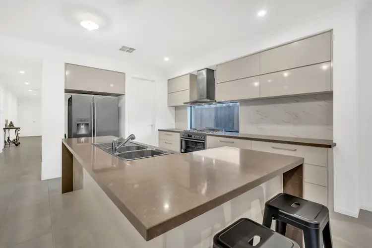 Sixth view of Homely house listing, 18 Majestic Way, Craigieburn VIC 3064