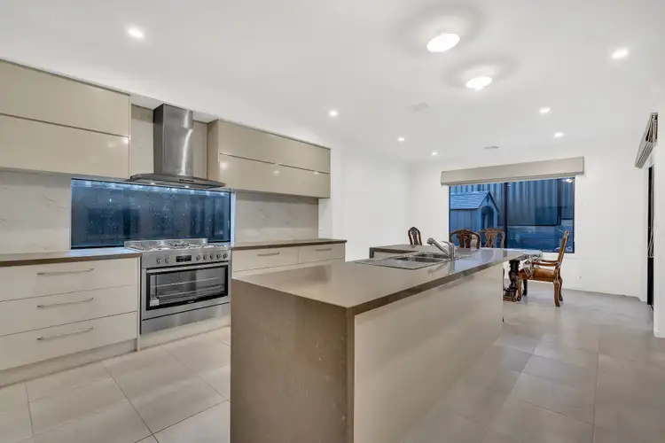 Seventh view of Homely house listing, 18 Majestic Way, Craigieburn VIC 3064