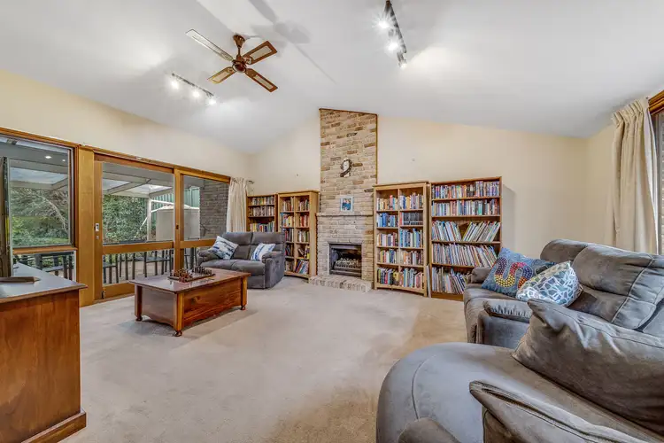 Fifth view of Homely house listing, 9 Bracker Place, Macarthur ACT 2904