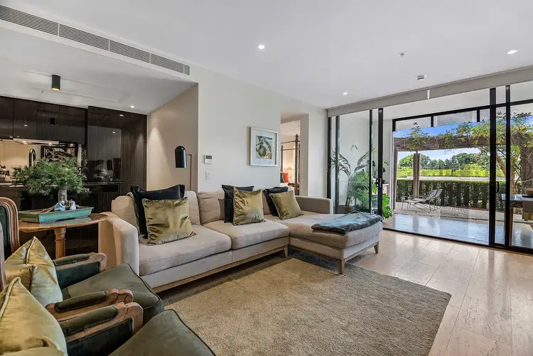 101W/1 Marina Drive, Benowa QLD 4217