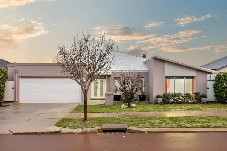6 Grassbird Parade, Gwelup WA 6018