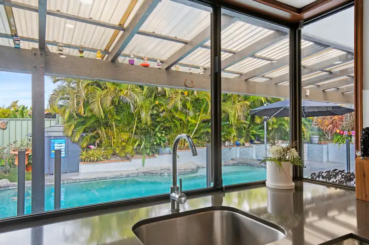 Sixth view of Homely house listing, 18 Foxhill Court, Carrara QLD 4211