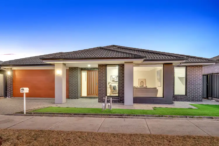 Second view of Homely house listing, 32 Nesting Vista, Craigieburn VIC 3064