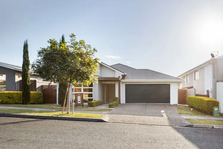 15 Mac Street, Bridgeman Downs QLD 4035