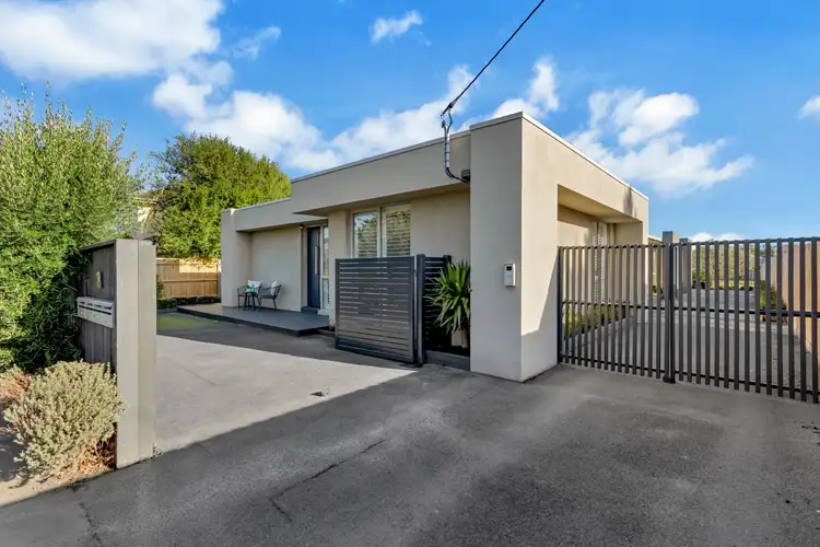 1/8 Millicent Avenue, Carrum VIC 3197