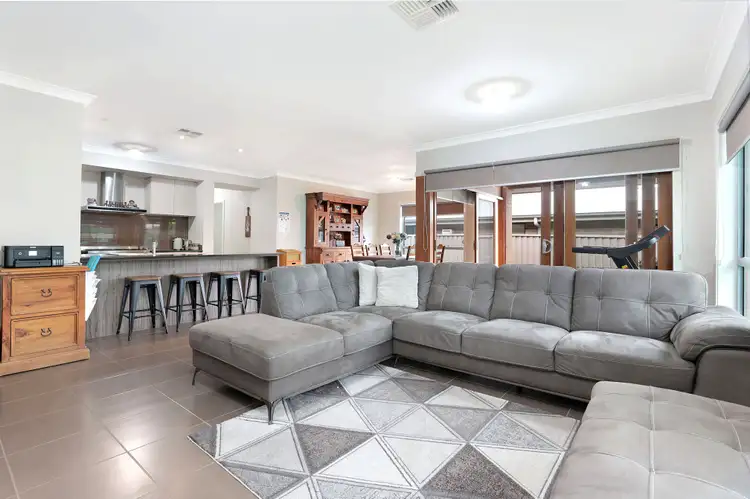 33 Lapwing Way, Cranebrook NSW 2749