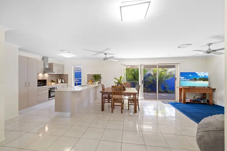 2/21 Kay Avenue, Bli Bli QLD 4560
