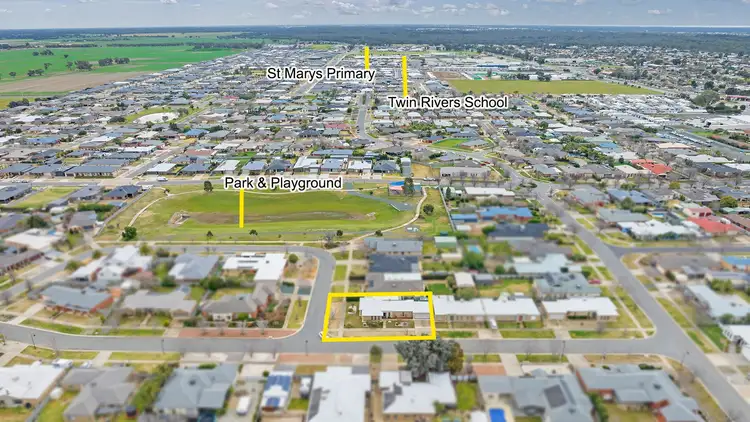 Fifth view of Homely townhouse listing, 2 Westwood Place, Echuca VIC 3564