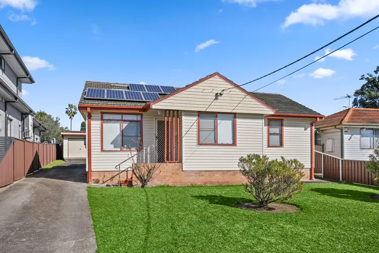 14 Wych Avenue, Lurnea NSW 2170