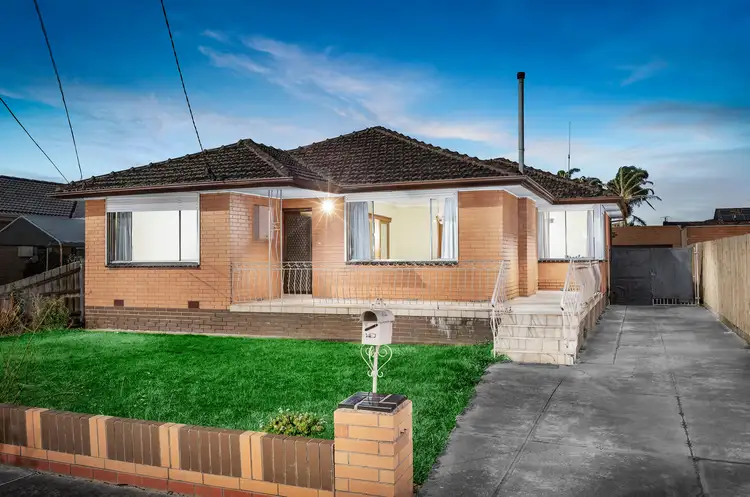3 Robins Avenue, Reservoir VIC 3073