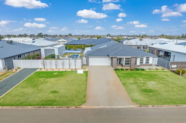 8 Brolga Avenue, Moama NSW 2731