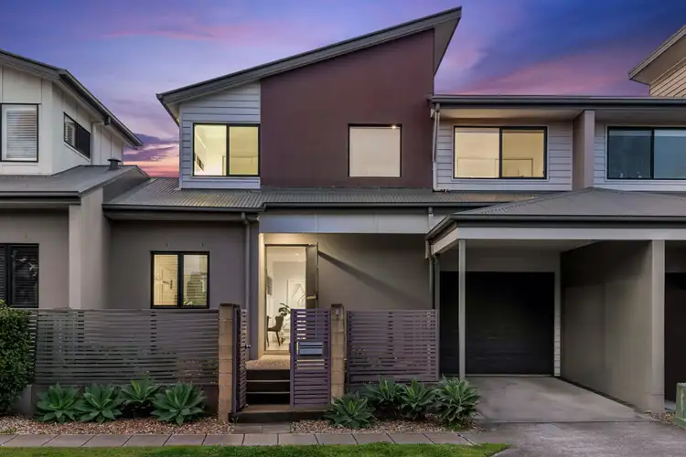 8 Reach Place, Bulimba QLD 4171