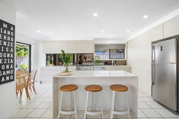 51 Bordeaux Parade, Mermaid Waters QLD 4218
