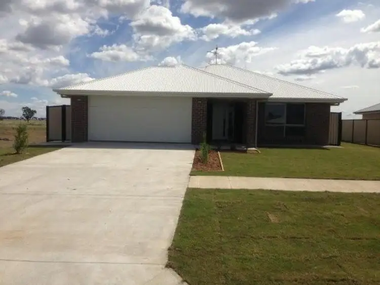 98 Taylor Street, Roma QLD 4455