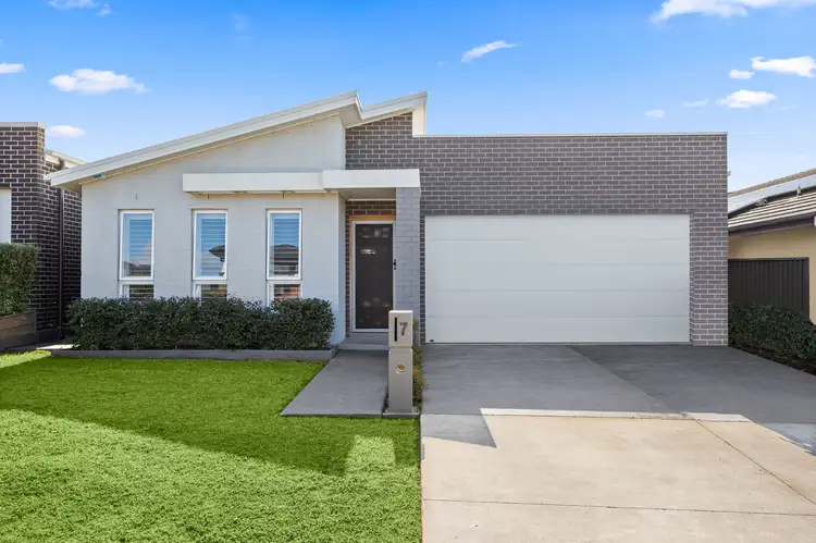 7 Bartlett Crescent, Calderwood NSW 2527