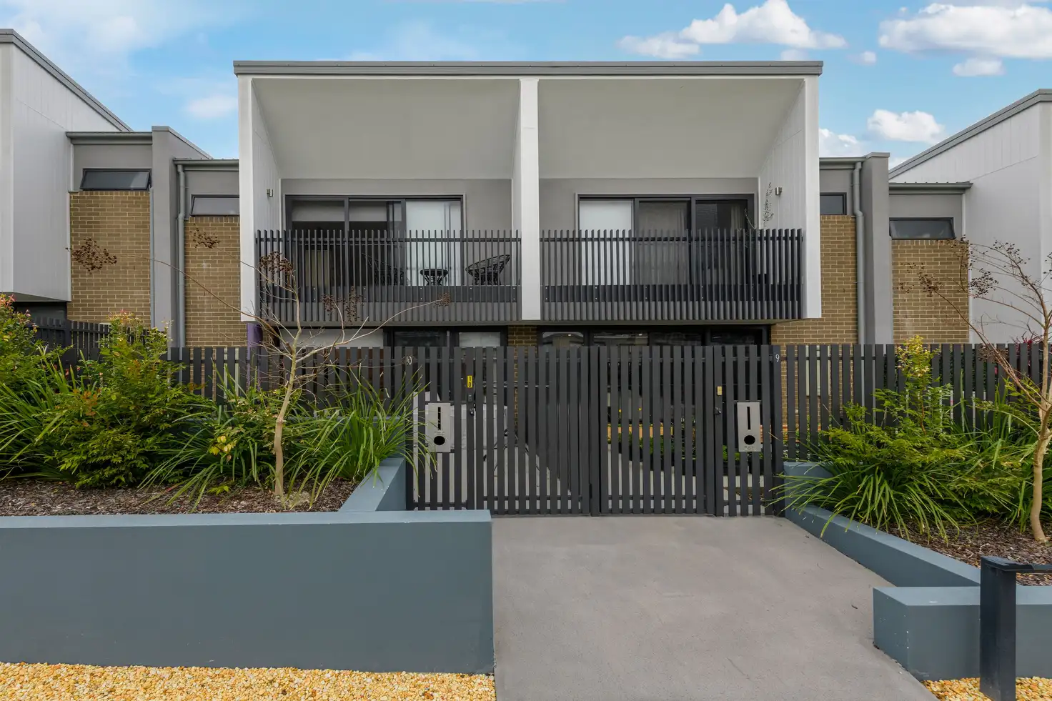 Main view of Homely townhouse listing, 10 Alight Circuit, Cameron Park NSW 2285