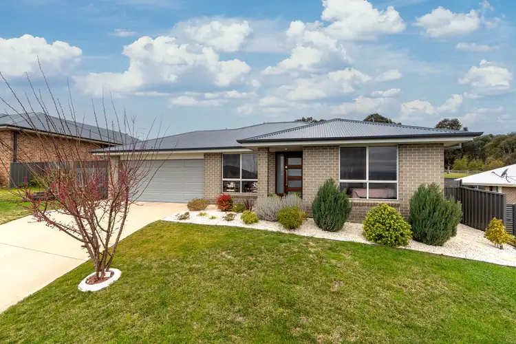 8 Japonica Place, Orange NSW 2800