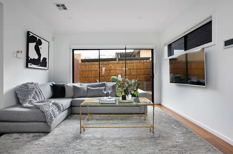 2/75 St Vigeons Road, Reservoir VIC 3073