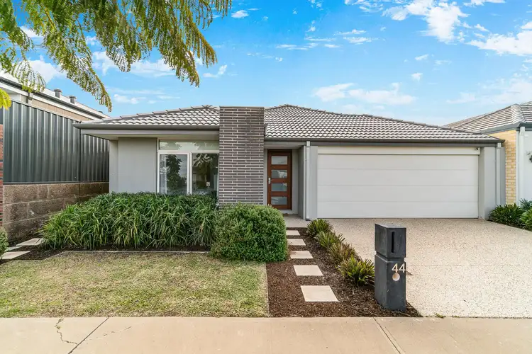 44 Berckelman Circuit, South Guildford WA 6055
